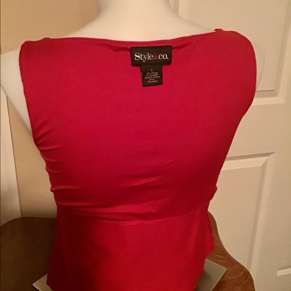 BEAUTIFUL TRUE RED SLEEVELESS TOP FROM MACYS♥️LINED IN BUST AS SHOWN IN PICS. - Picture 5 of 8